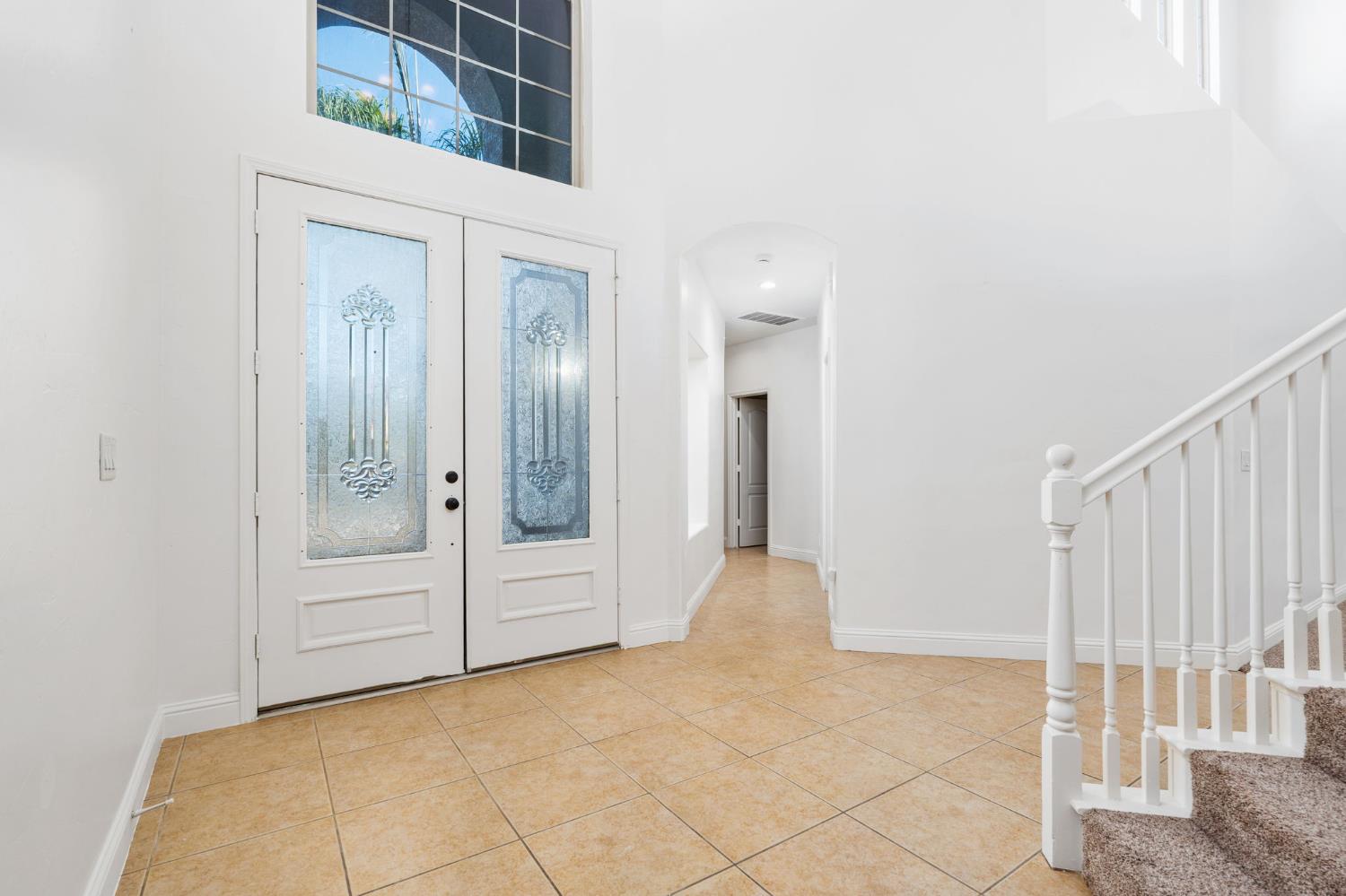 6632 W Dovewood Ln, Fresno, CA 93723