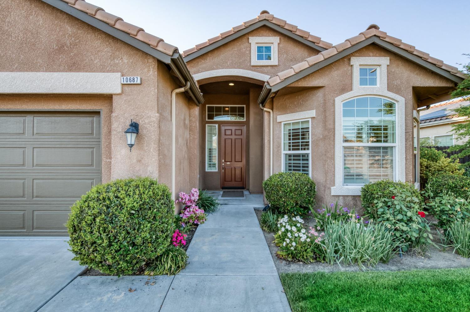 10687 N Tea Party Ln, Fresno, CA 93730