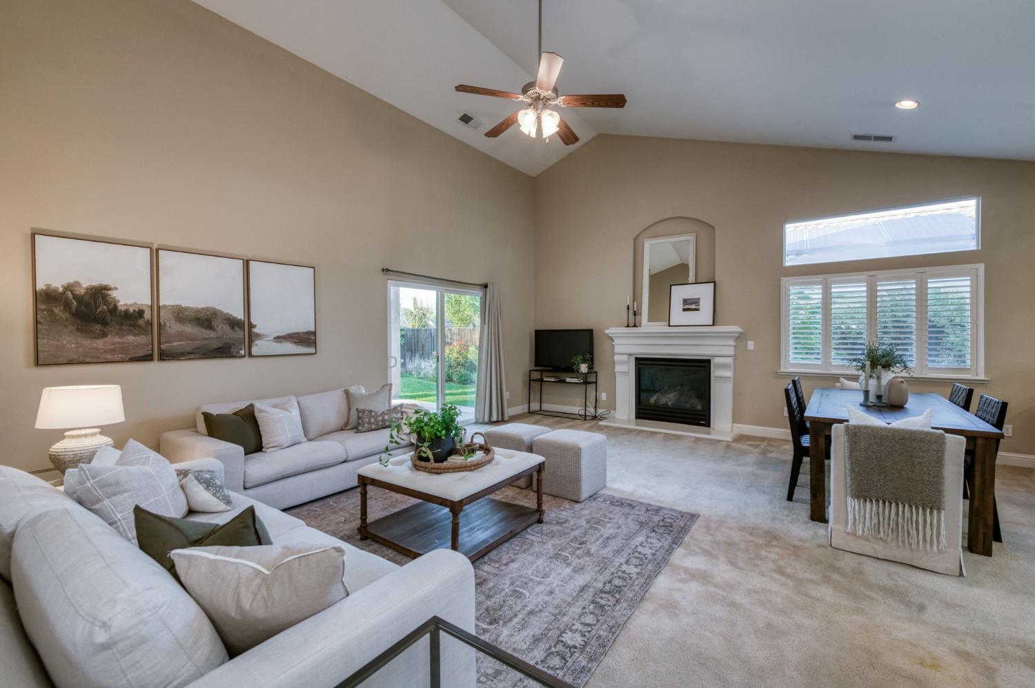 10687 N Tea Party Ln, Fresno, CA 93730