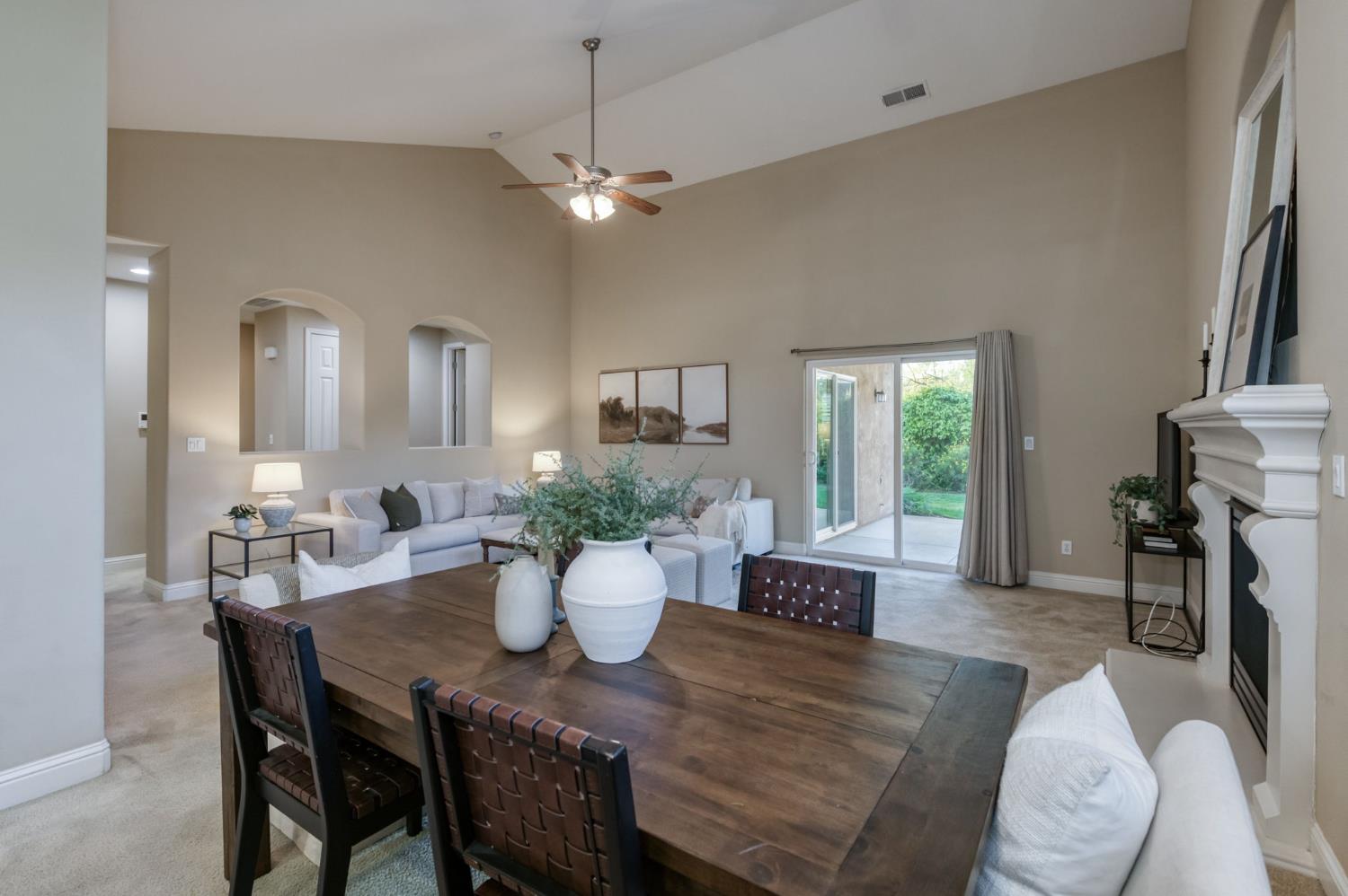 10687 N Tea Party Ln, Fresno, CA 93730