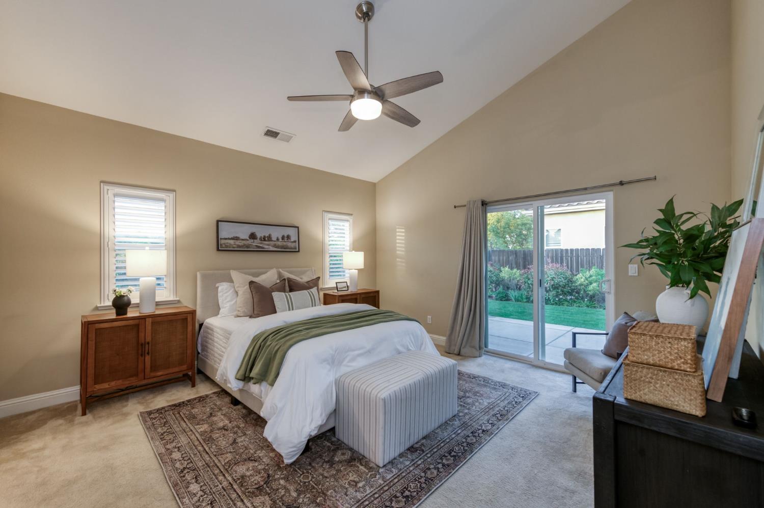 10687 N Tea Party Ln, Fresno, CA 93730