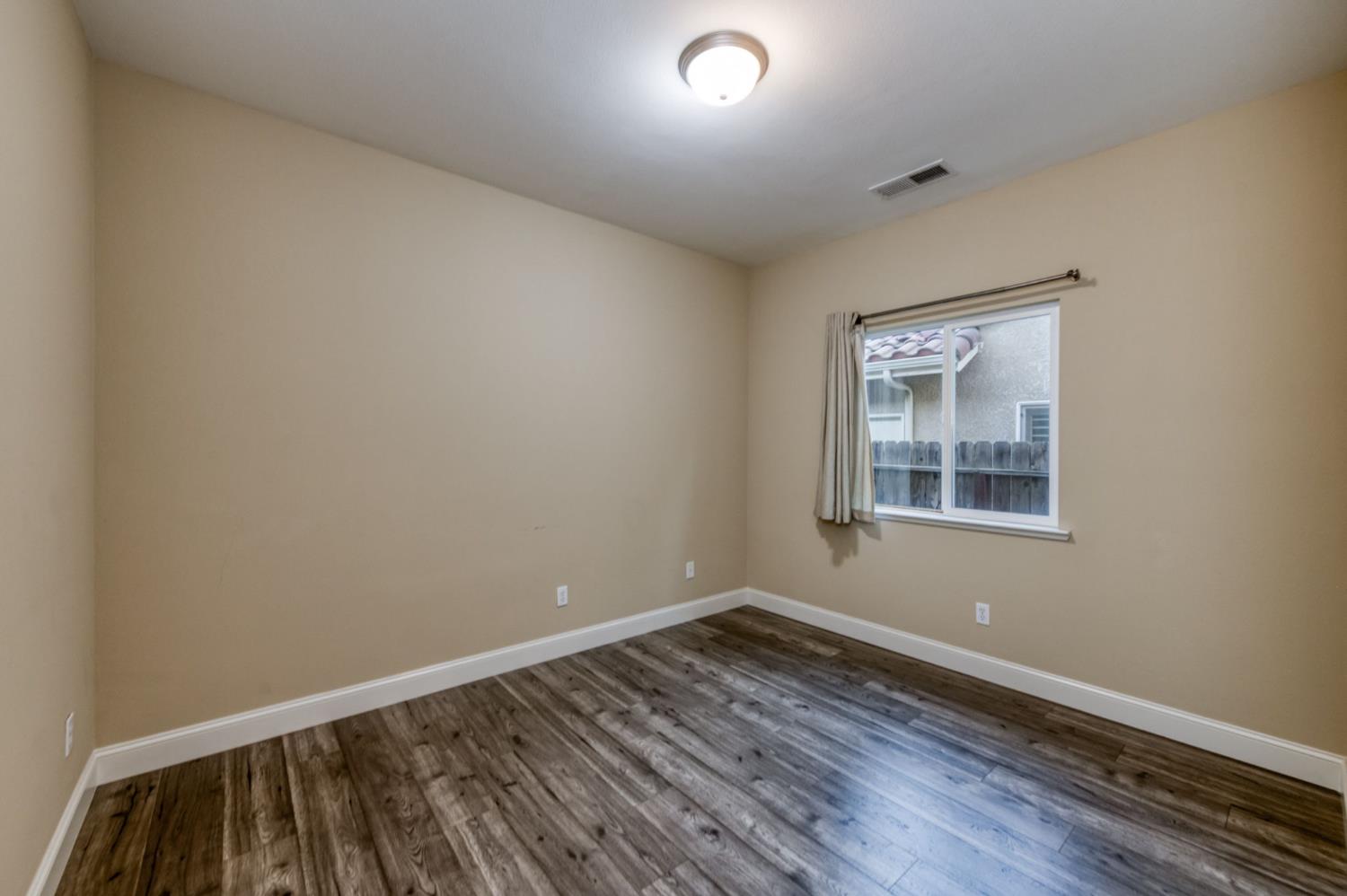 10687 N Tea Party Ln, Fresno, CA 93730