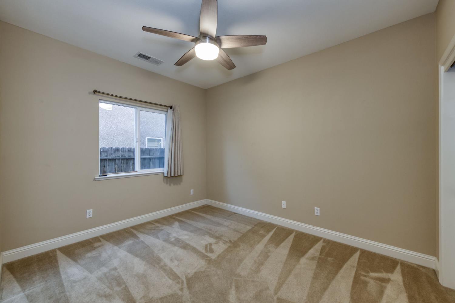 10687 N Tea Party Ln, Fresno, CA 93730