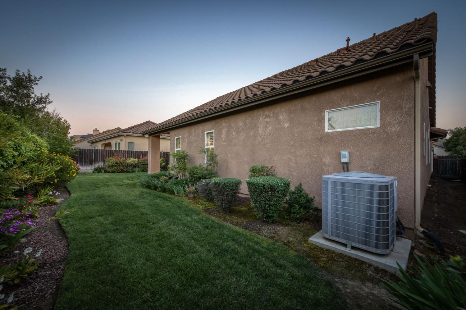 10687 N Tea Party Ln, Fresno, CA 93730