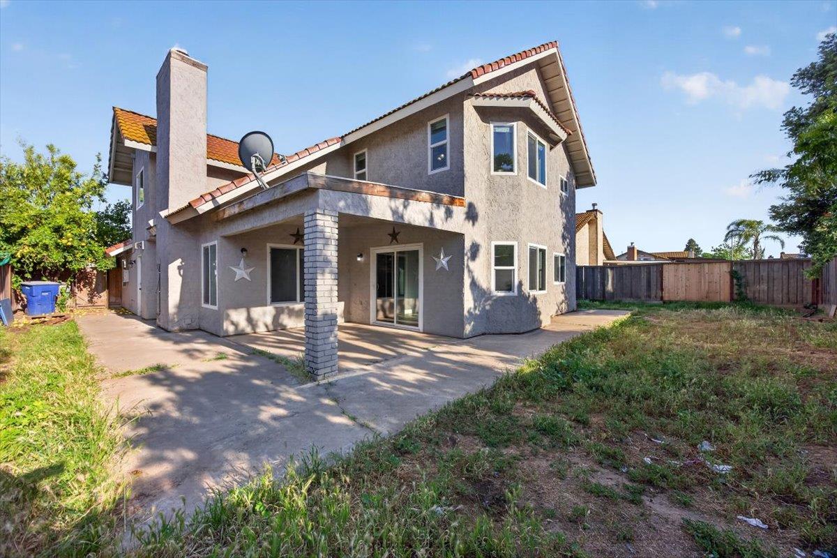 3279 N Berlin Ave, Fresno, CA 93722