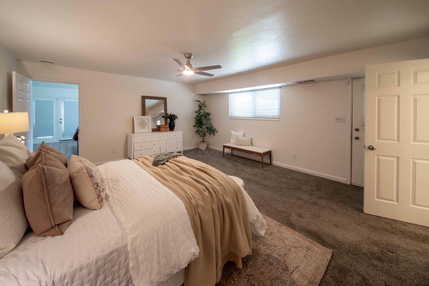 4421 N Woodrow Ave, Fresno, CA 93726