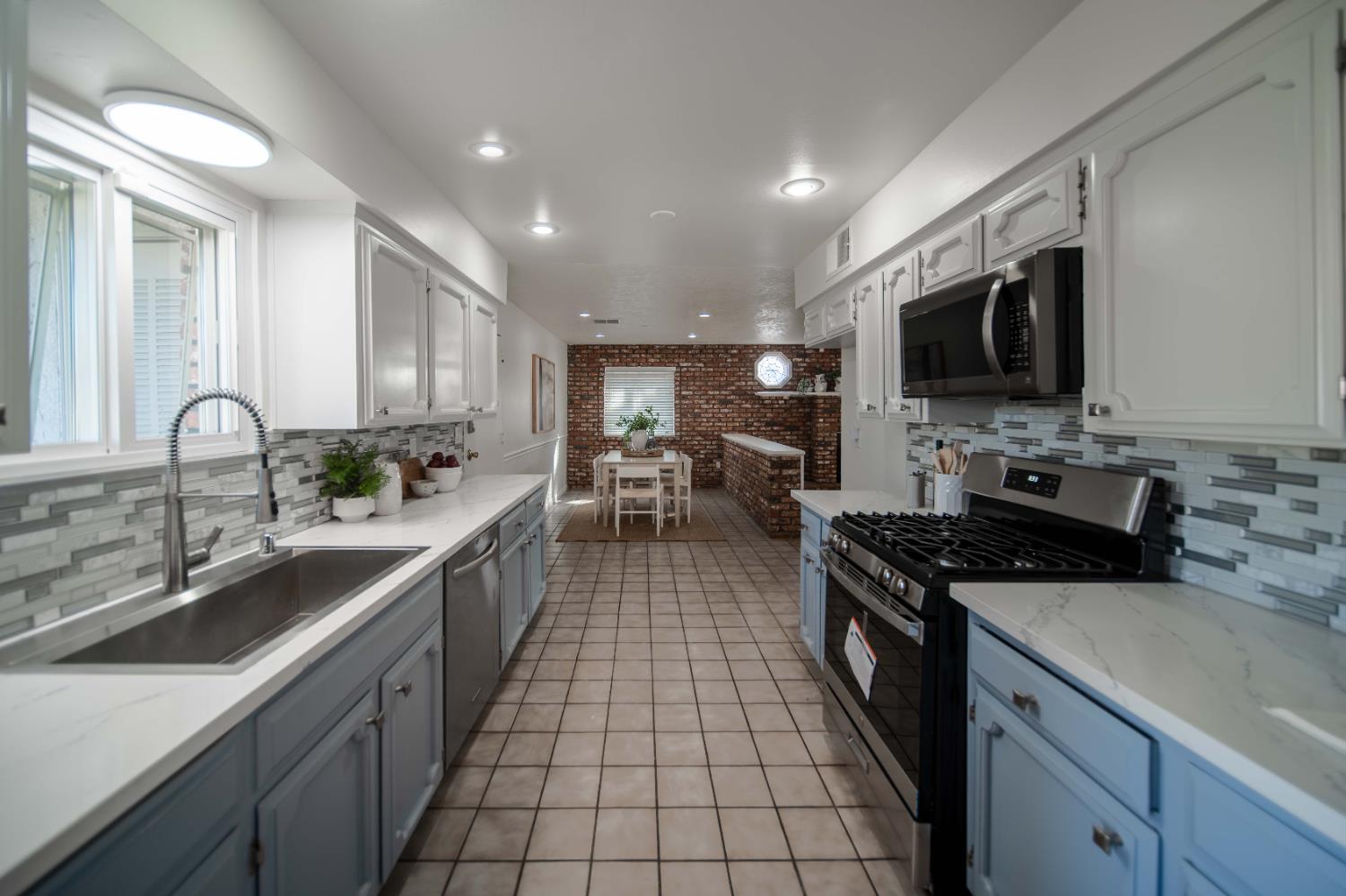 4421 N Woodrow Ave, Fresno, CA 93726