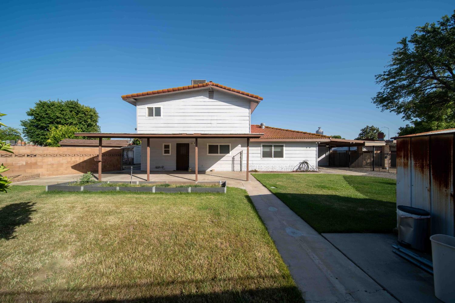 4421 N Woodrow Ave, Fresno, CA 93726