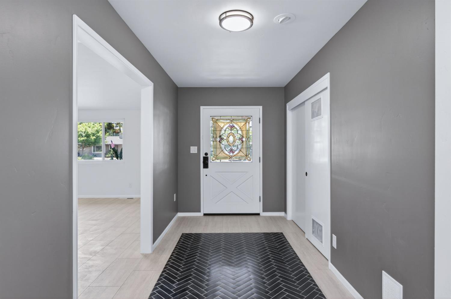 1326 W Escalon Ave, Fresno, CA 93711