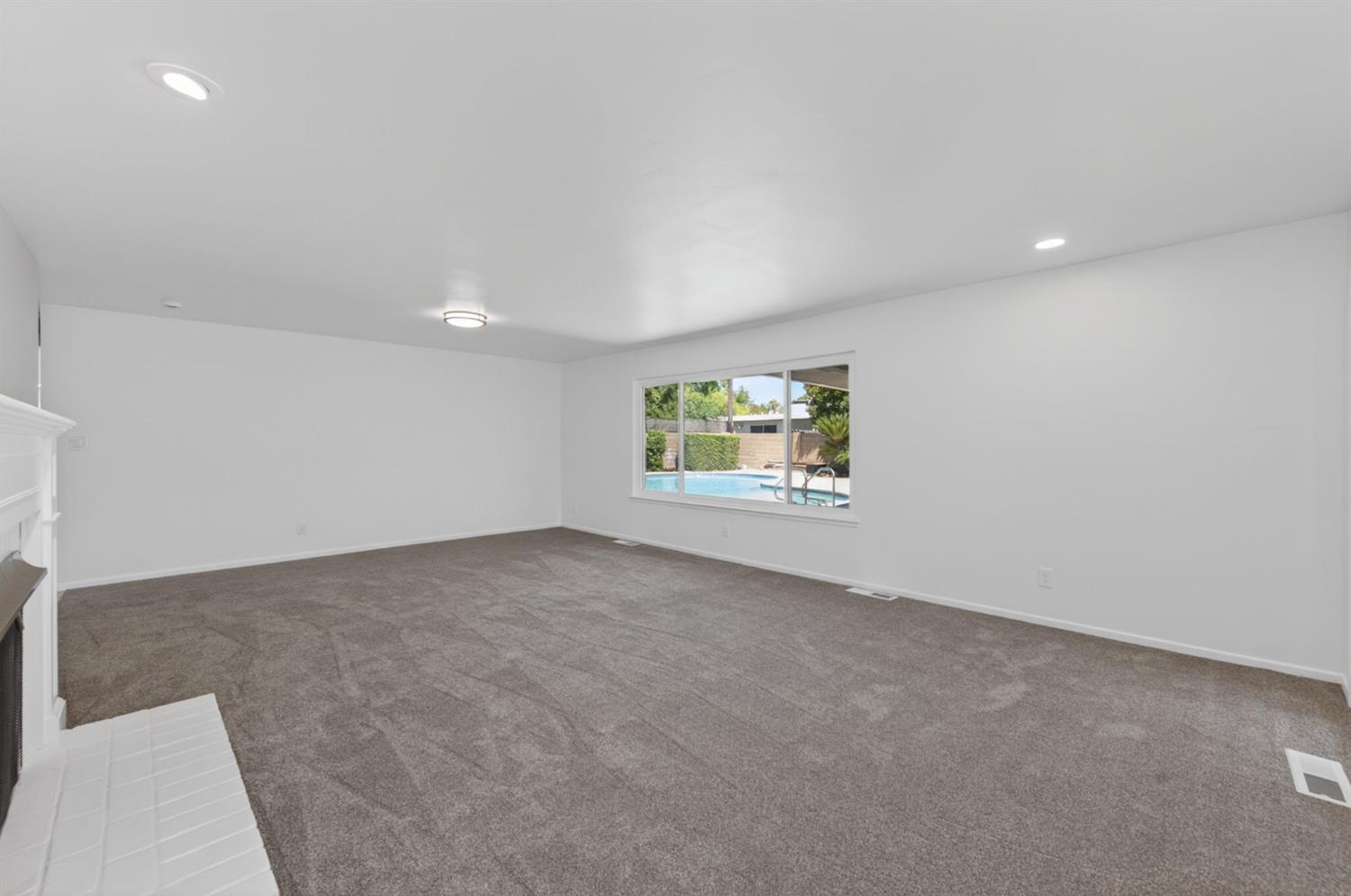 1326 W Escalon Ave, Fresno, CA 93711
