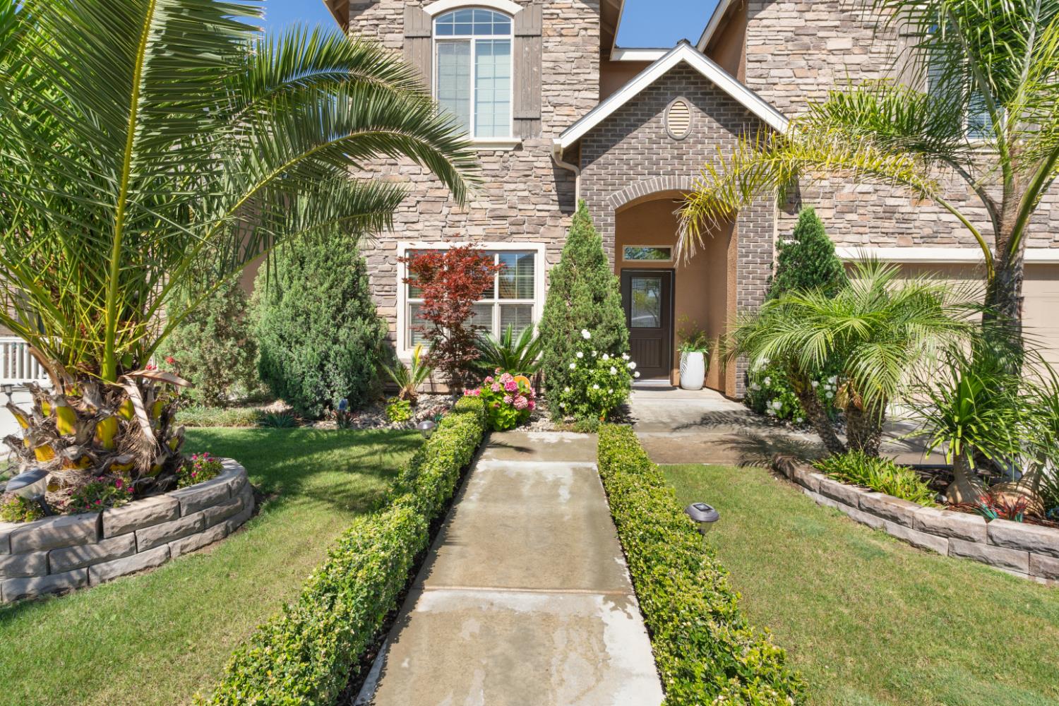 5239 N Bonta Ave, Fresno, CA 93723