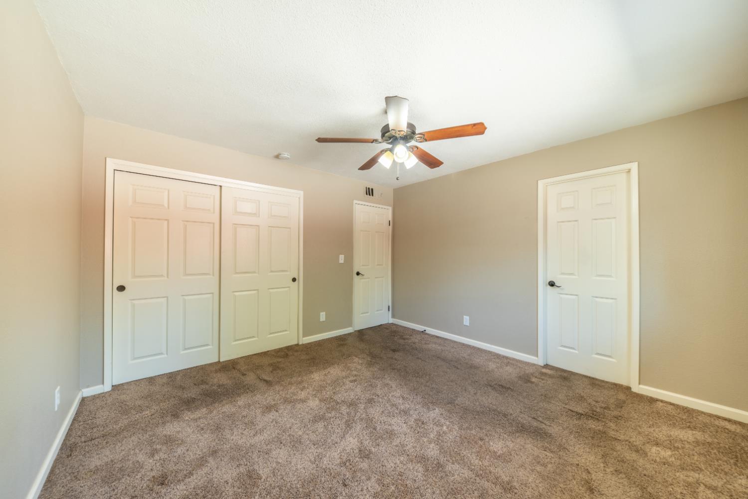 6168 N Lola Ave, Fresno, CA 93722