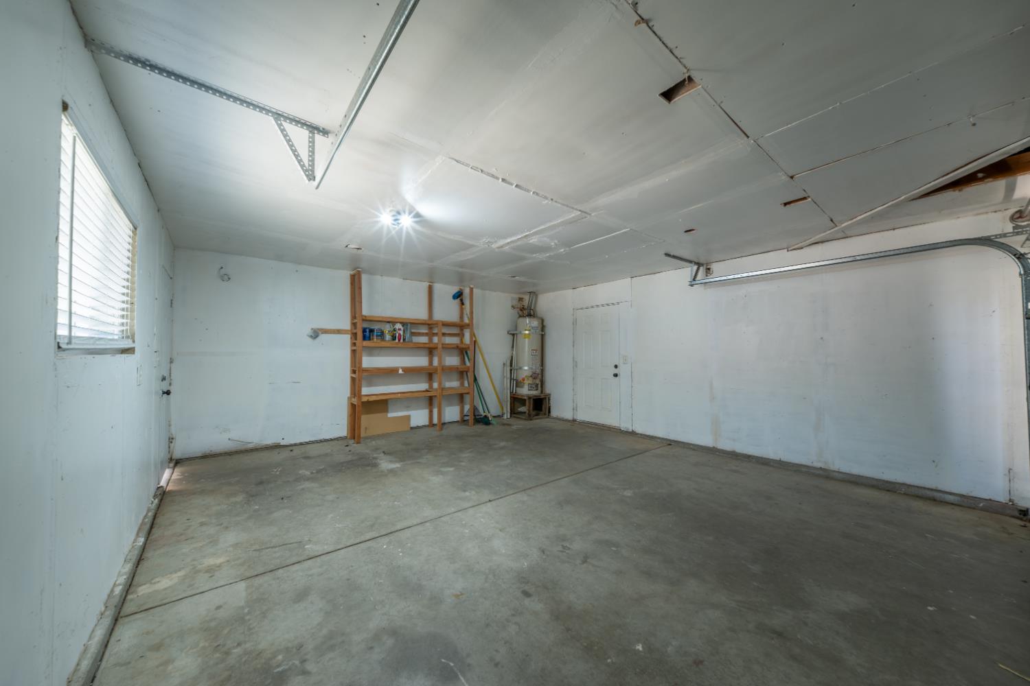 6168 N Lola Ave, Fresno, CA 93722