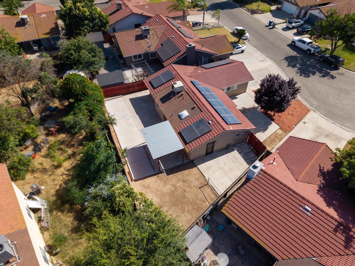 6168 N Lola Ave, Fresno, CA 93722