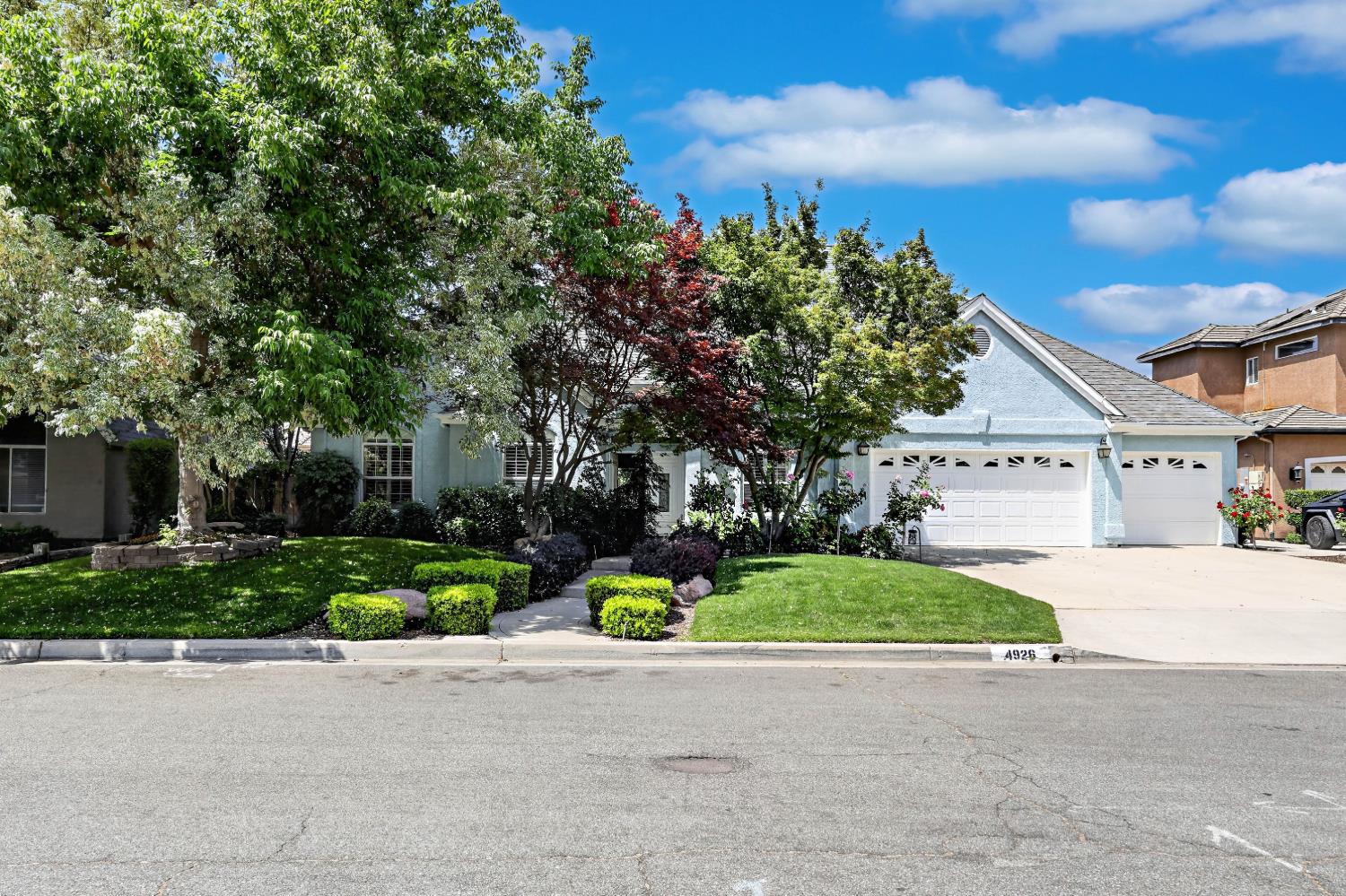 4926 W Pinedale Ave, Fresno, CA 93722