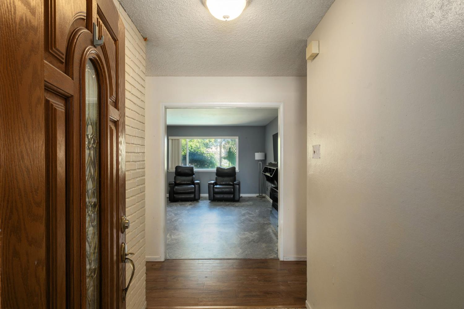 2564 E Los Altos Ave, Fresno, CA 93710