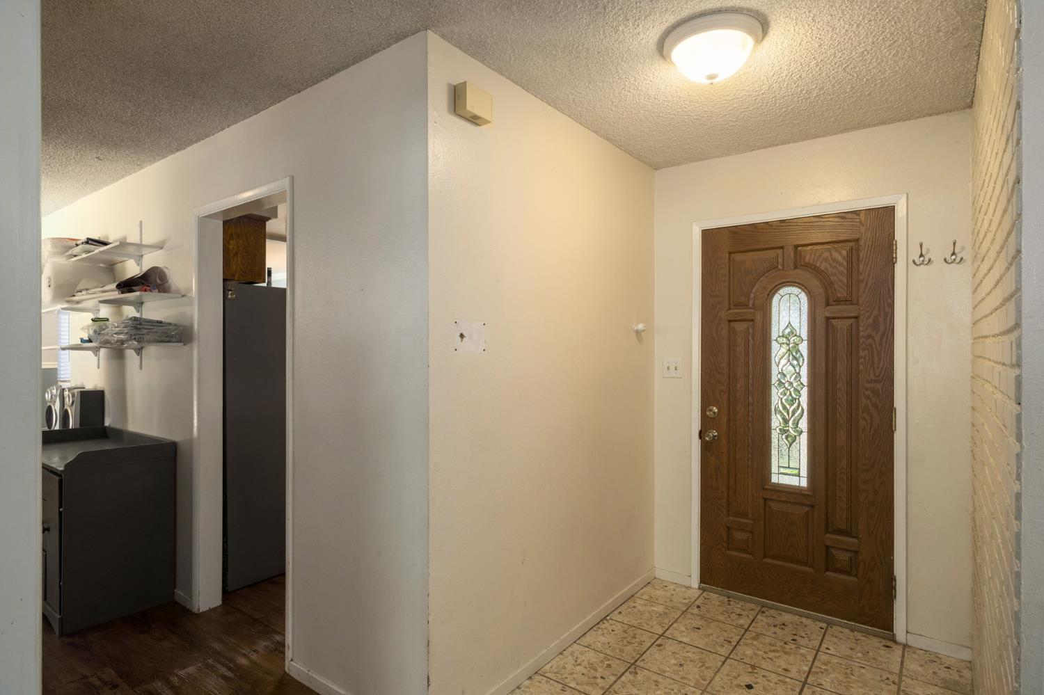 2564 E Los Altos Ave, Fresno, CA 93710