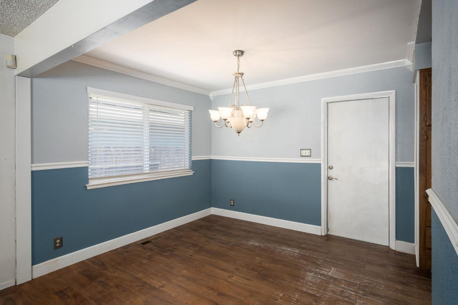 2564 E Los Altos Ave, Fresno, CA 93710