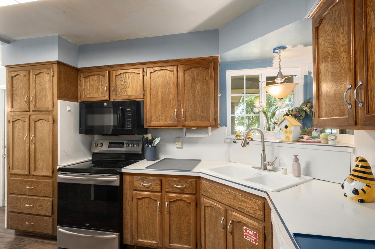2564 E Los Altos Ave, Fresno, CA 93710
