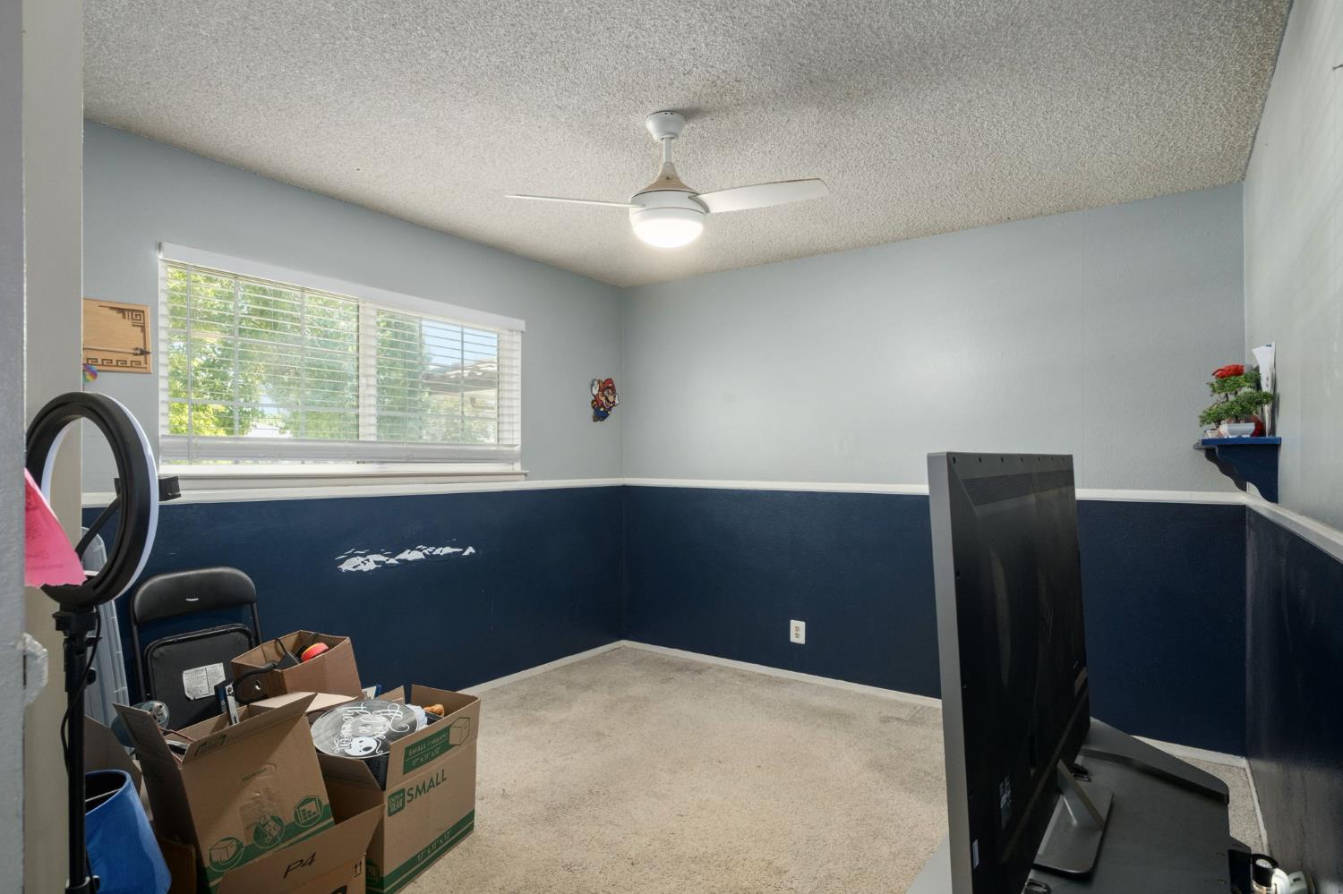 2564 E Los Altos Ave, Fresno, CA 93710