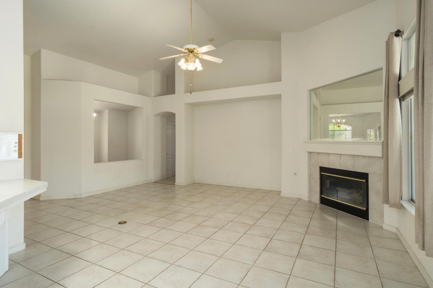 6457 N Selland Ave, Fresno, CA 93711
