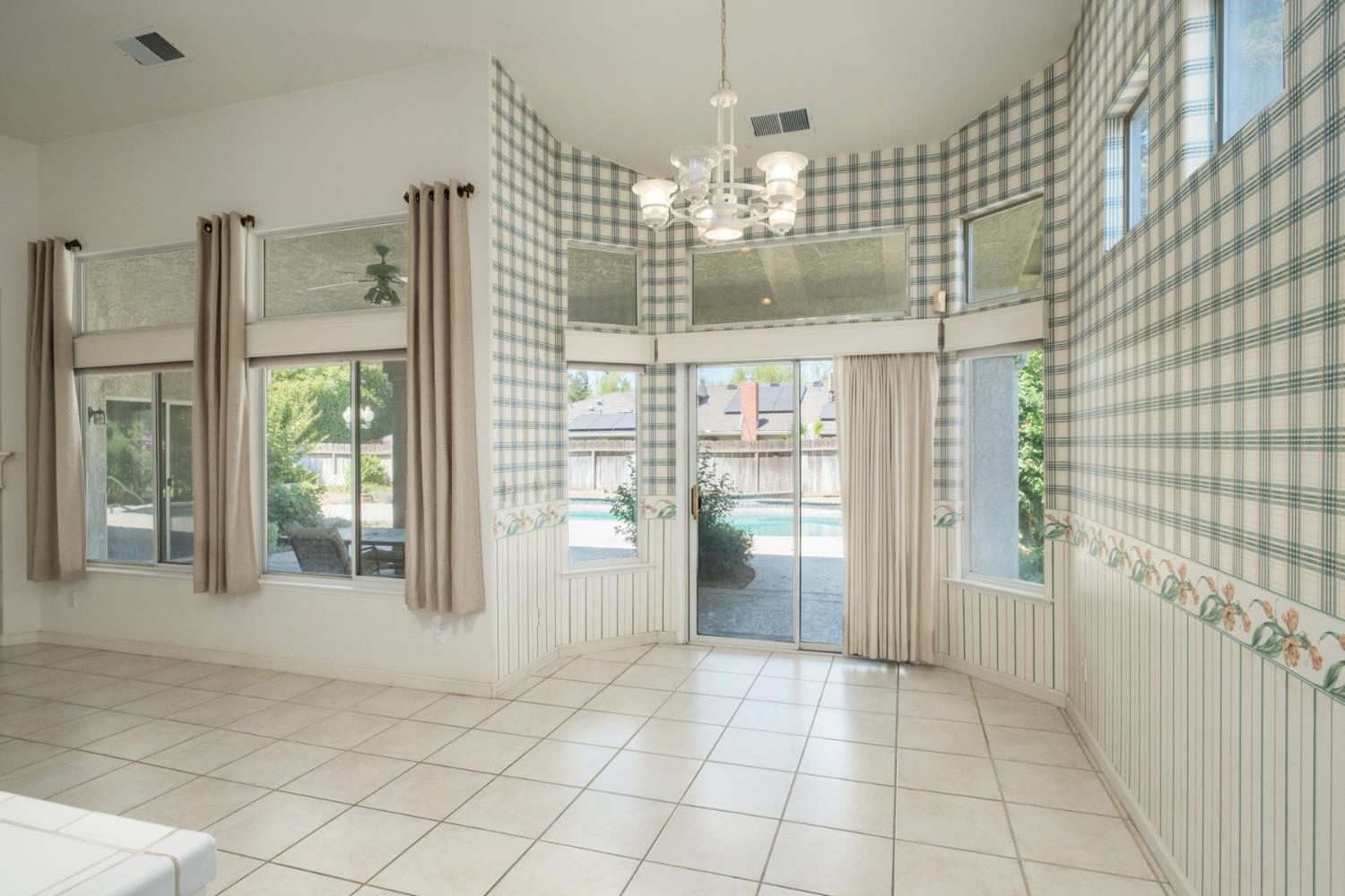 6457 N Selland Ave, Fresno, CA 93711