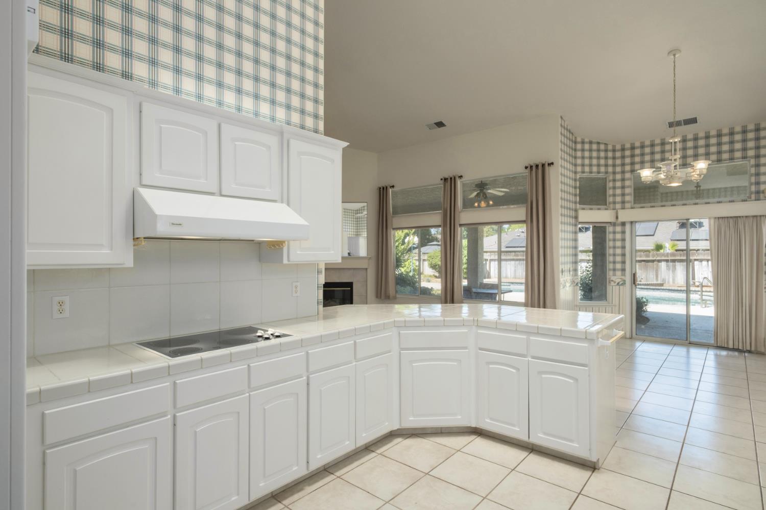 6457 N Selland Ave, Fresno, CA 93711