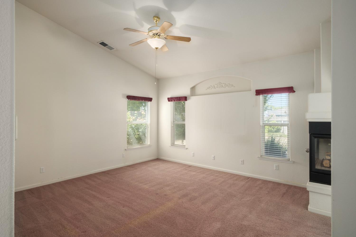 6457 N Selland Ave, Fresno, CA 93711