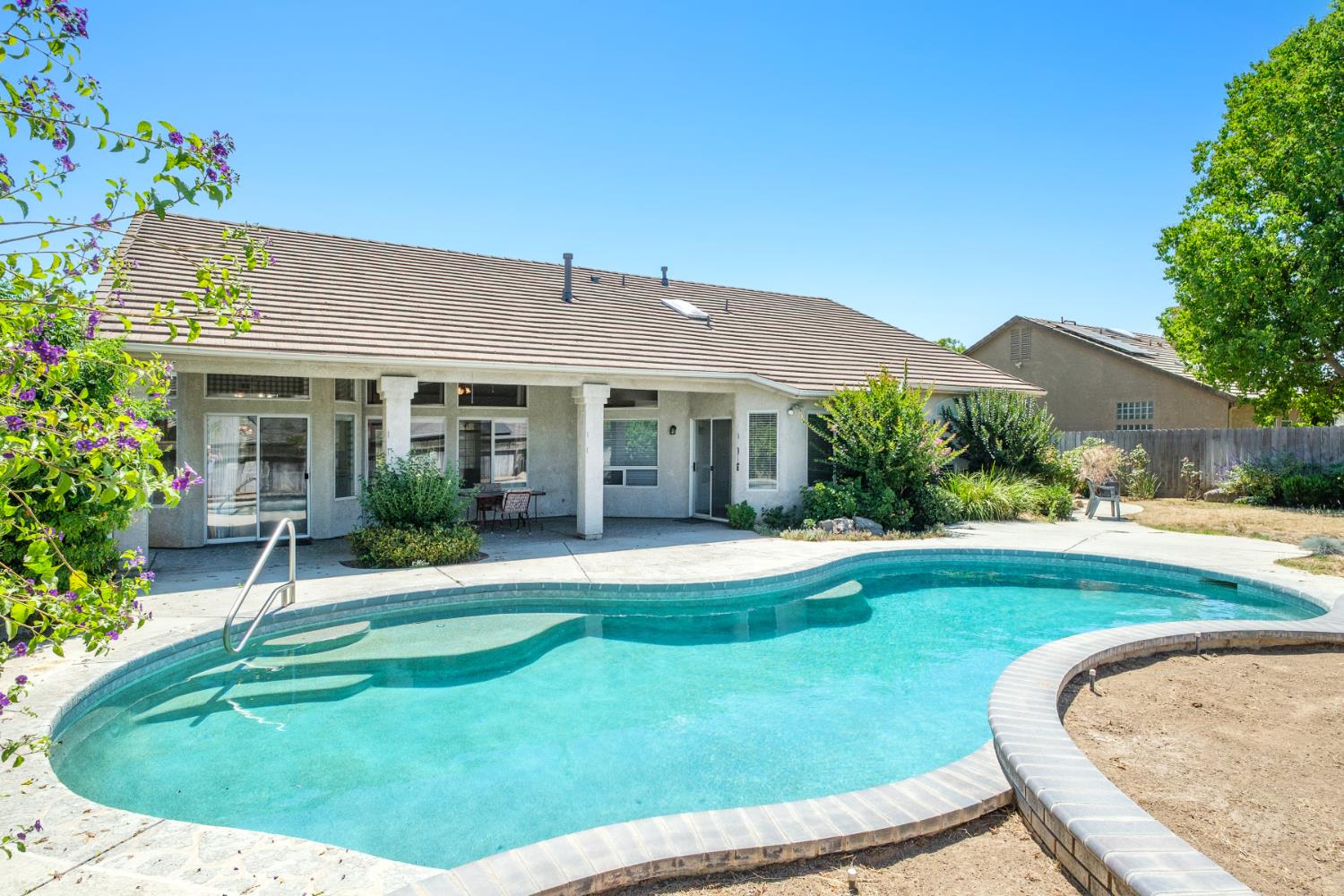6457 N Selland Ave, Fresno, CA 93711