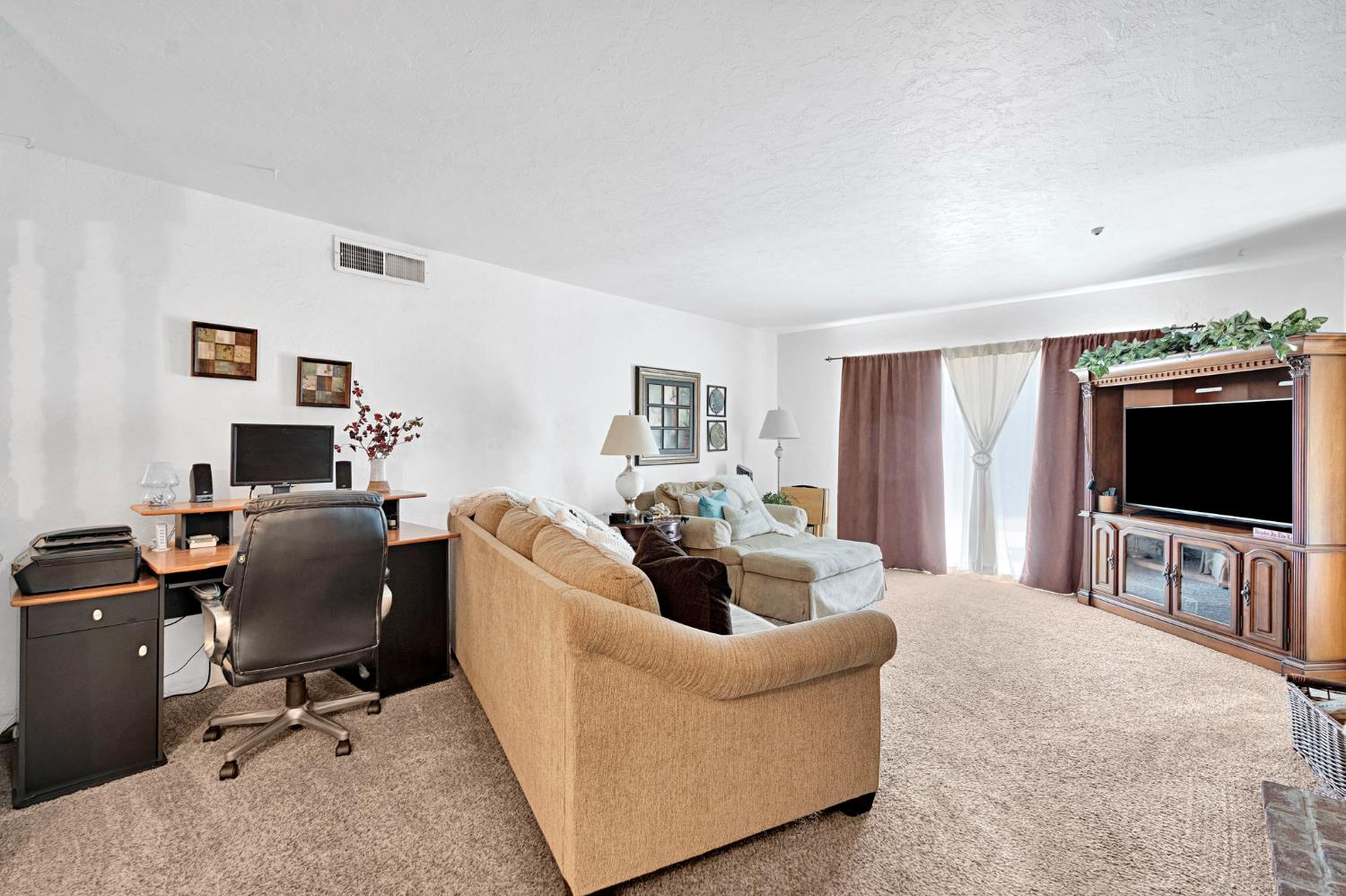 3635 E Bellaire Way, Fresno, CA 93726