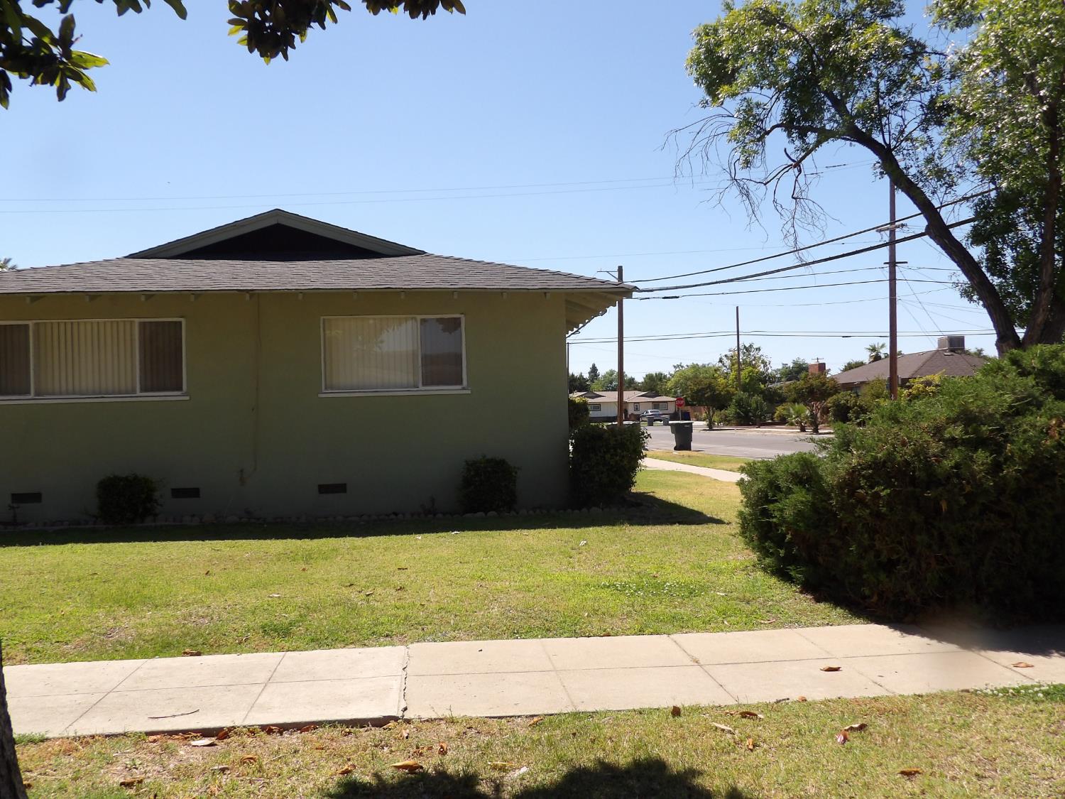 3724 E Griffith Way, Fresno, CA 93726