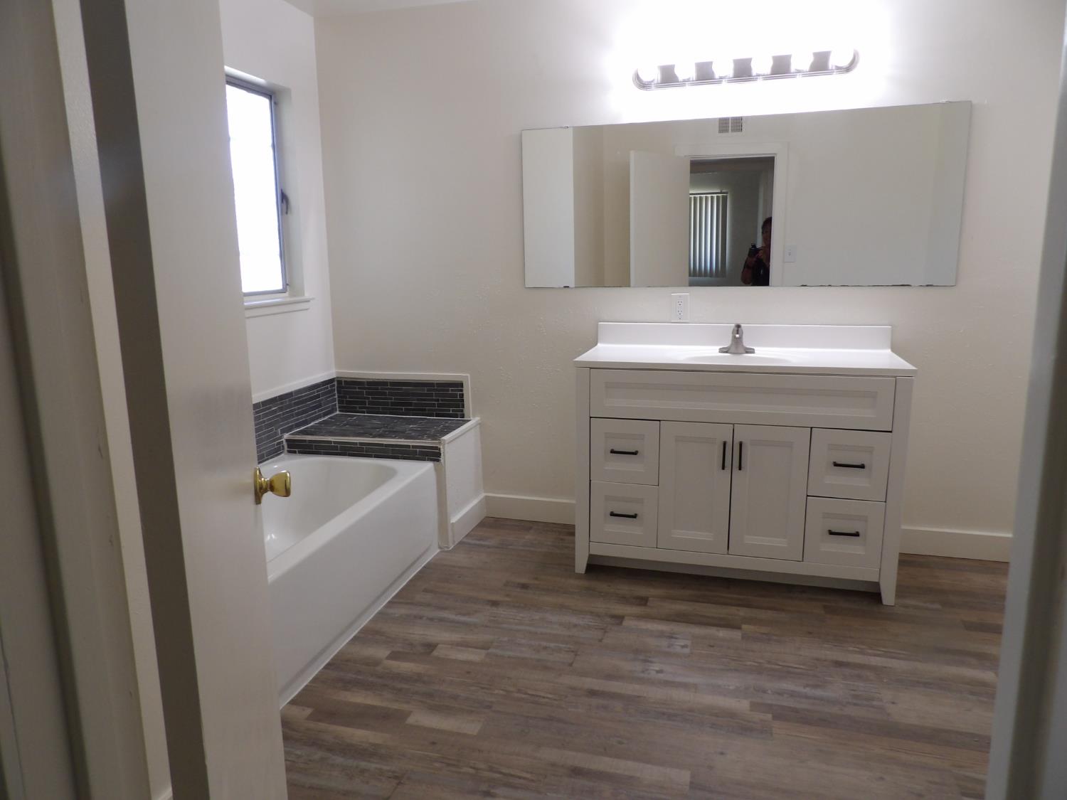 3724 E Griffith Way, Fresno, CA 93726
