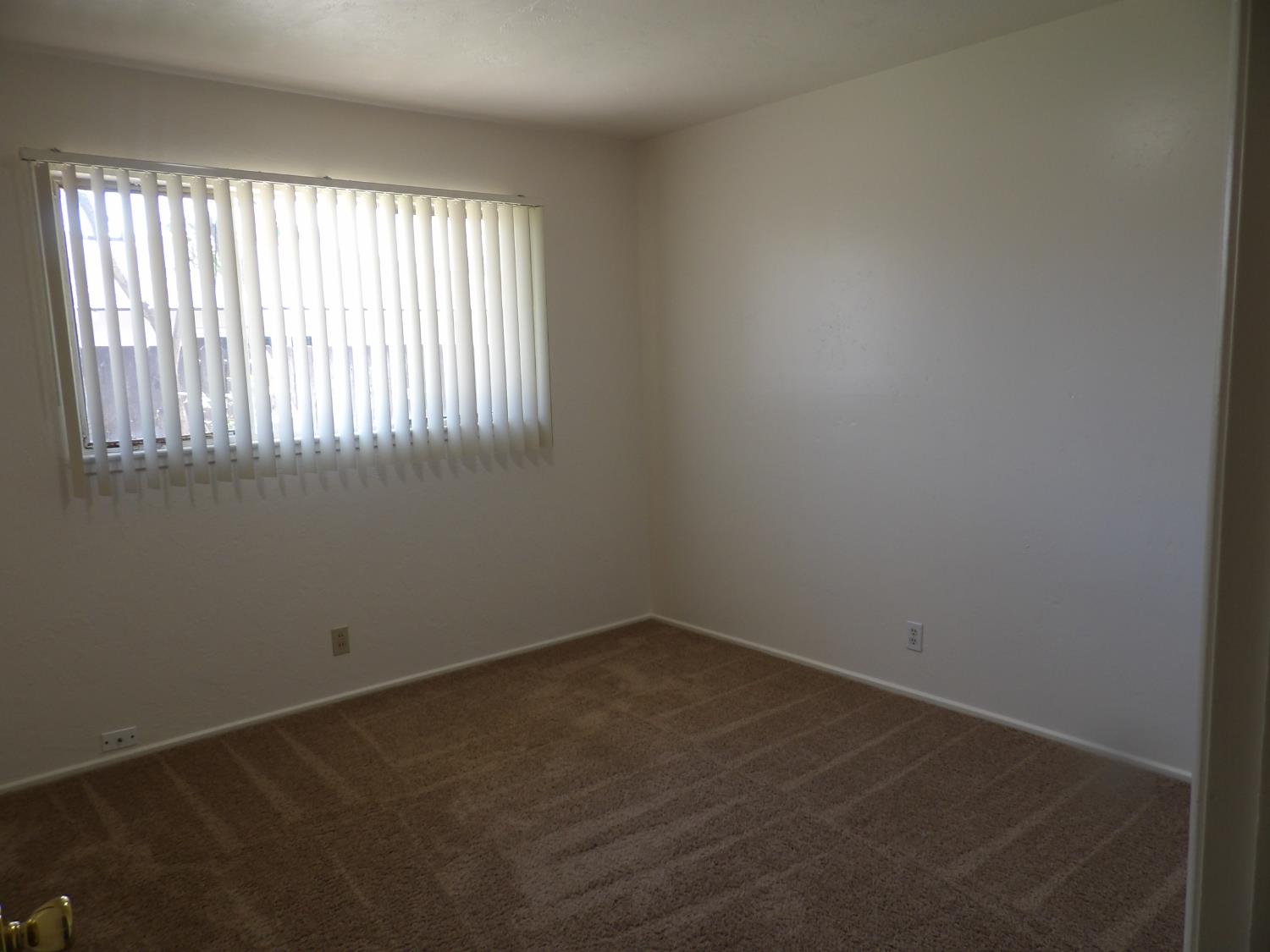 3724 E Griffith Way, Fresno, CA 93726