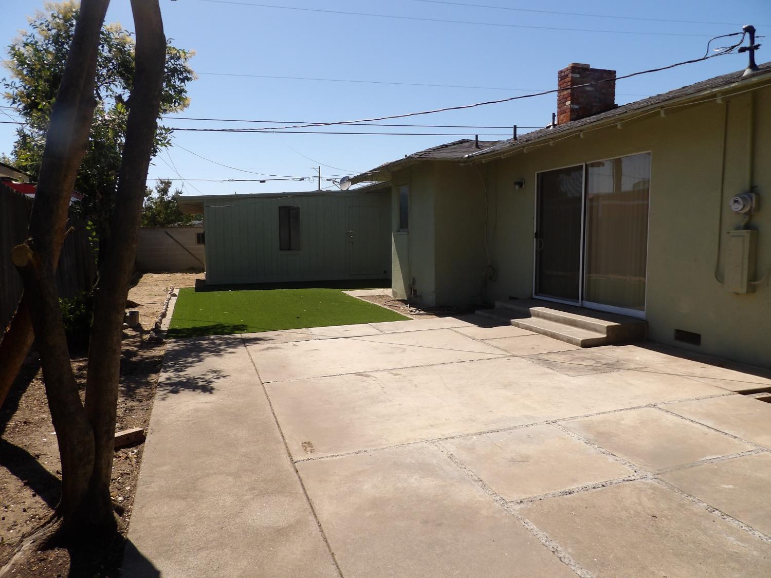 3724 E Griffith Way, Fresno, CA 93726