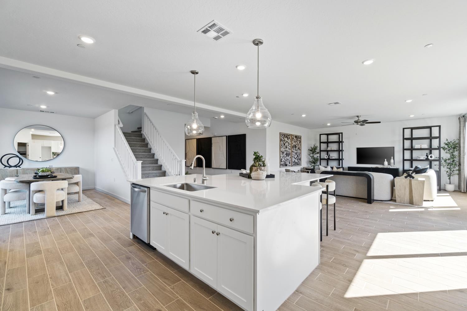 3431 N Mcarthur Ave, Fresno, CA 93727