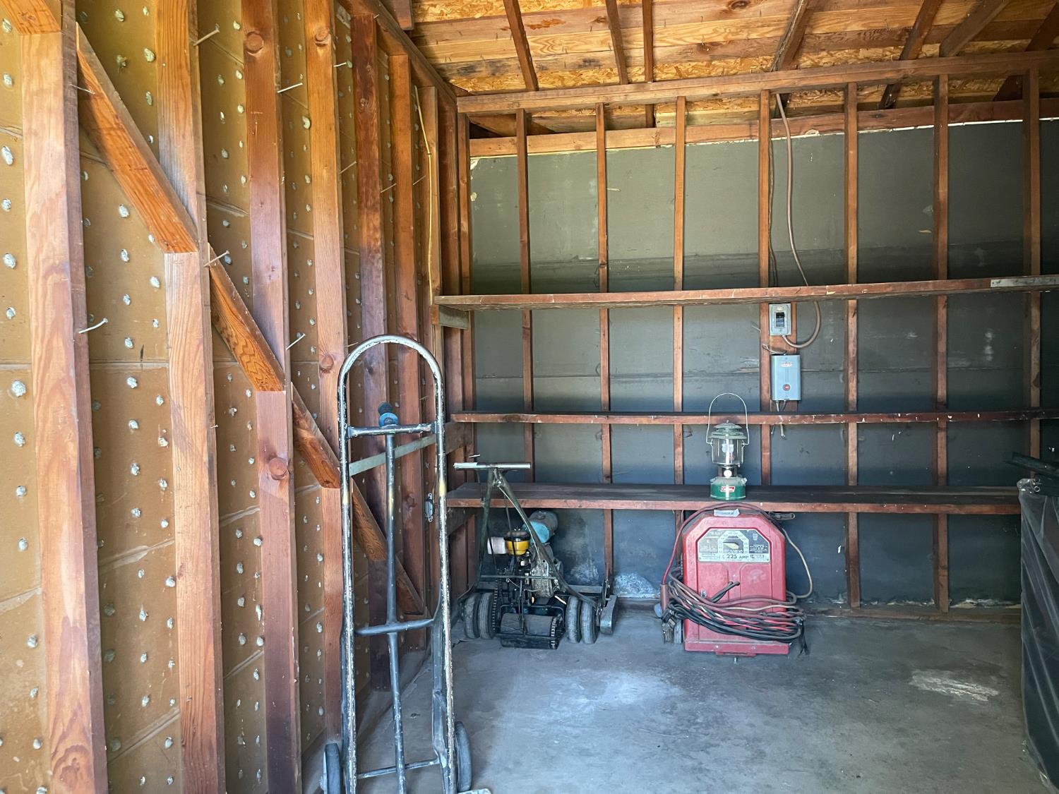 1111 W Kearney Blvd, Fresno, CA 93706