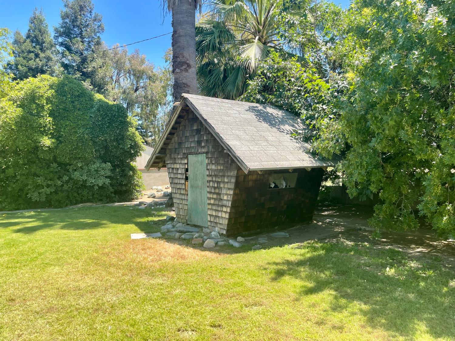1111 W Kearney Blvd, Fresno, CA 93706