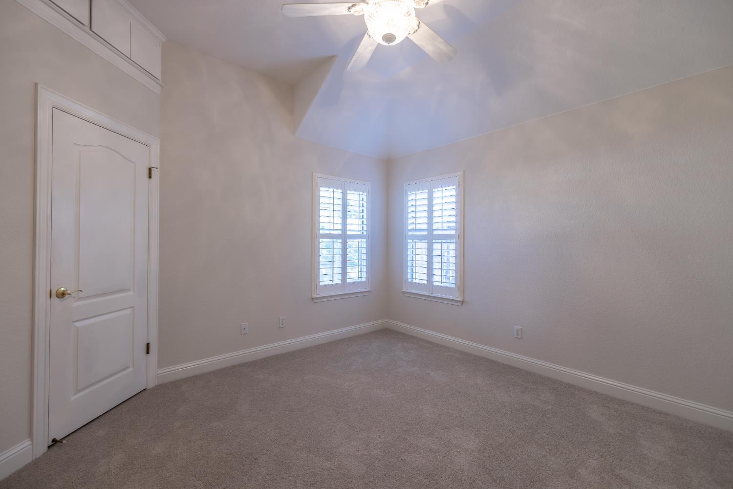 10235 N Rowell Ave, Fresno, CA 93730
