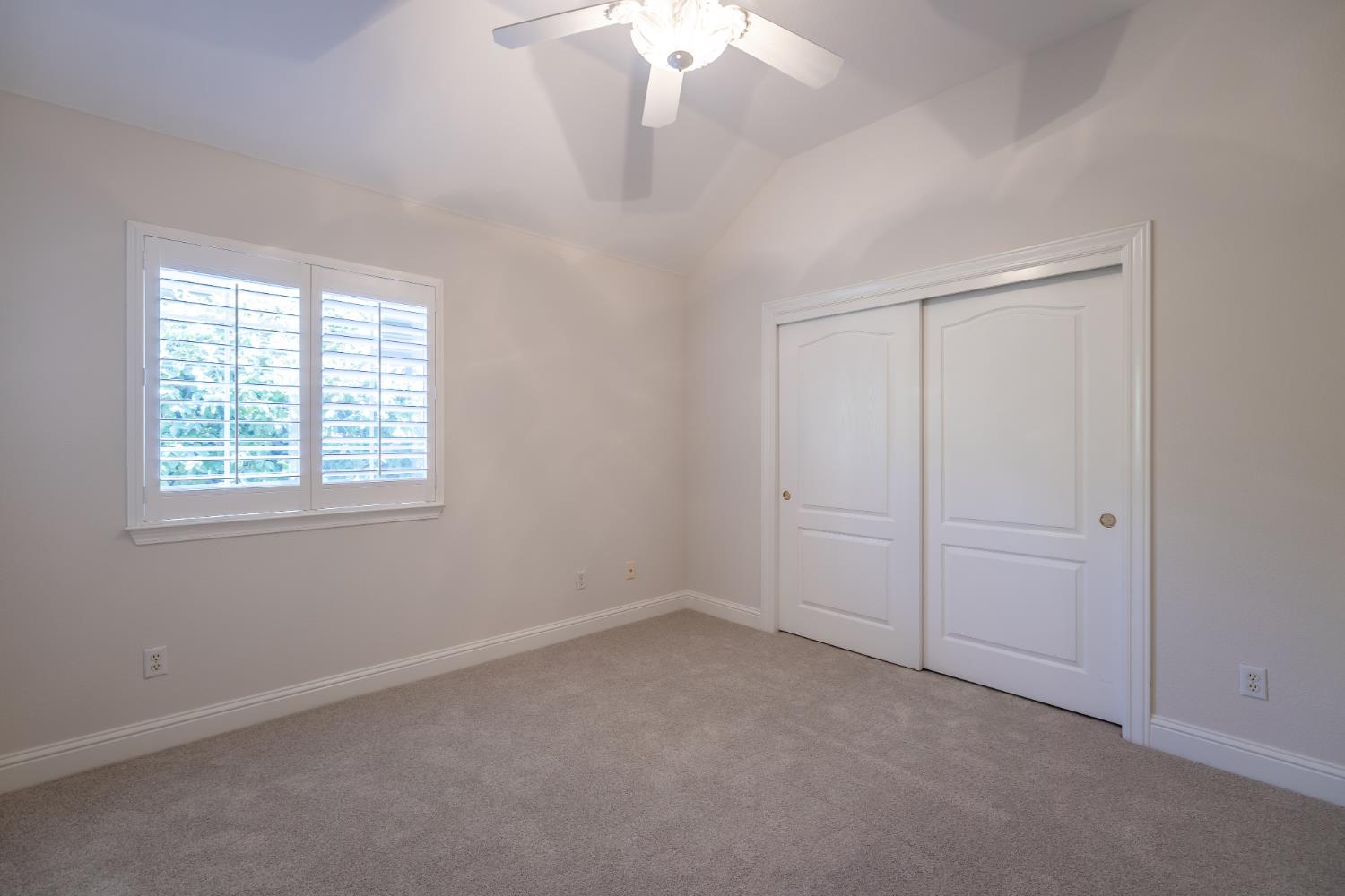 10235 N Rowell Ave, Fresno, CA 93730