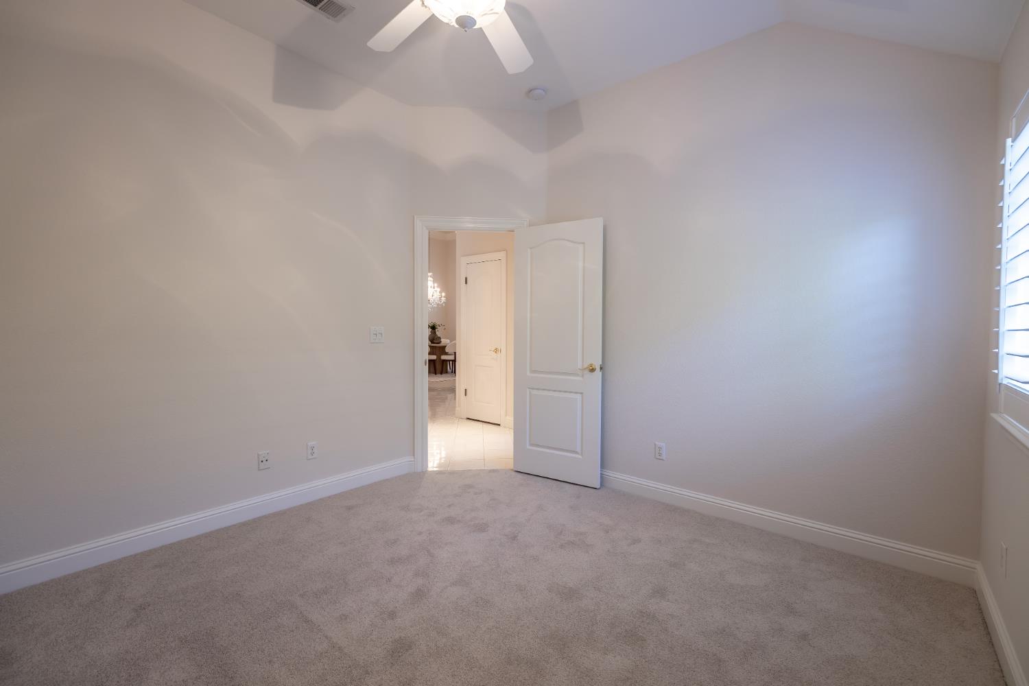 10235 N Rowell Ave, Fresno, CA 93730