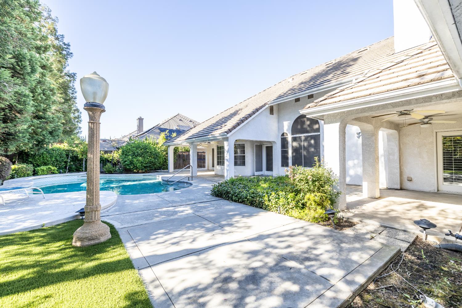 10235 N Rowell Ave, Fresno, CA 93730