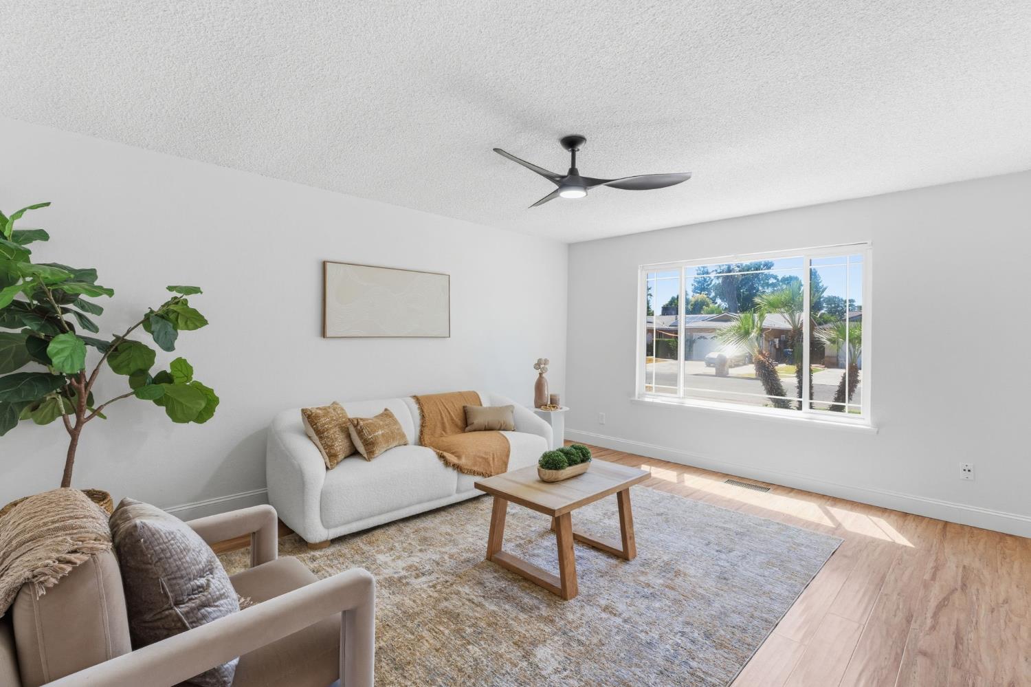 5786 N Lead Ave, Fresno, CA 93711