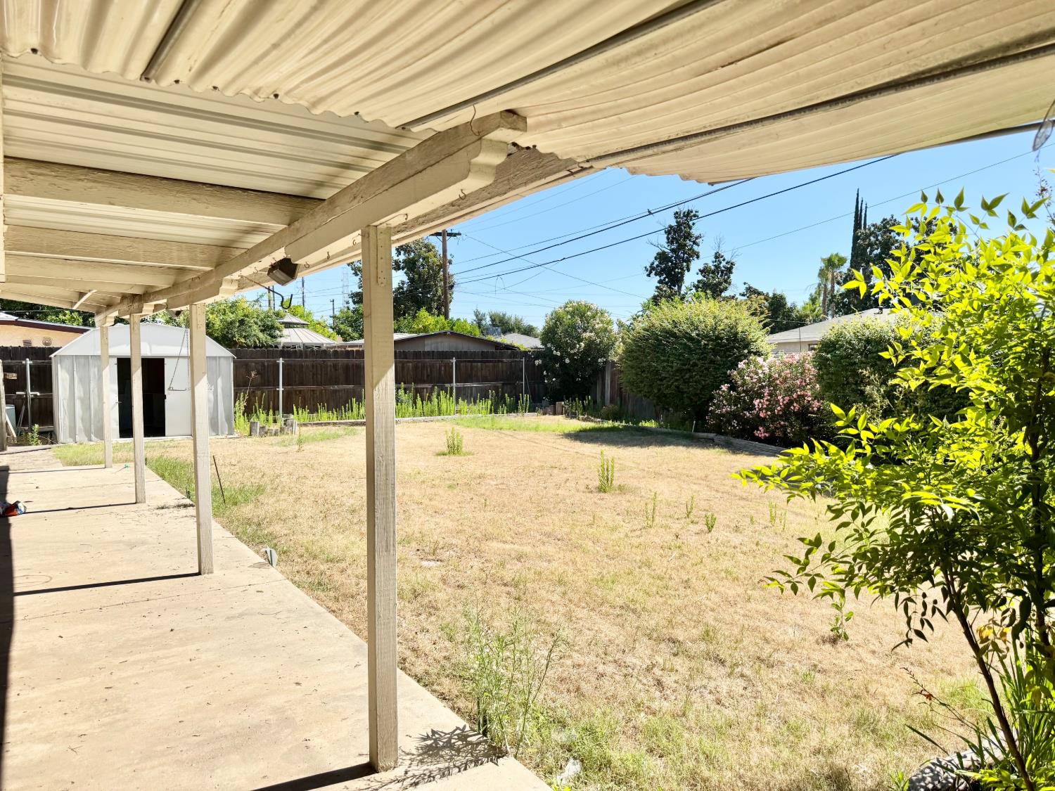 1470 N Chestnut Ave, Fresno, CA 93703