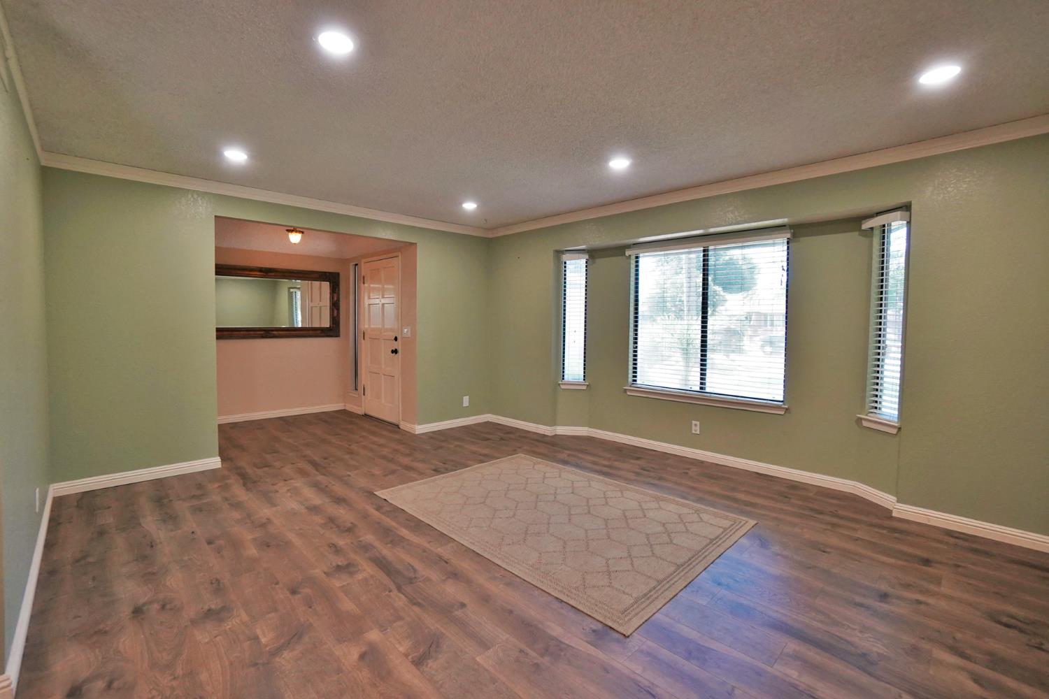 5823 E Washington Ave, Fresno, CA 93727