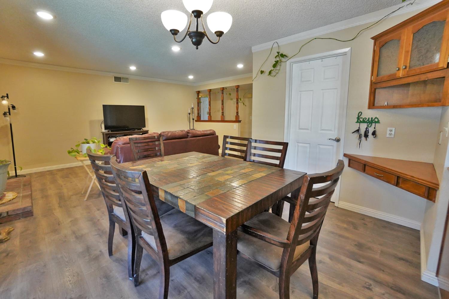 5823 E Washington Ave, Fresno, CA 93727