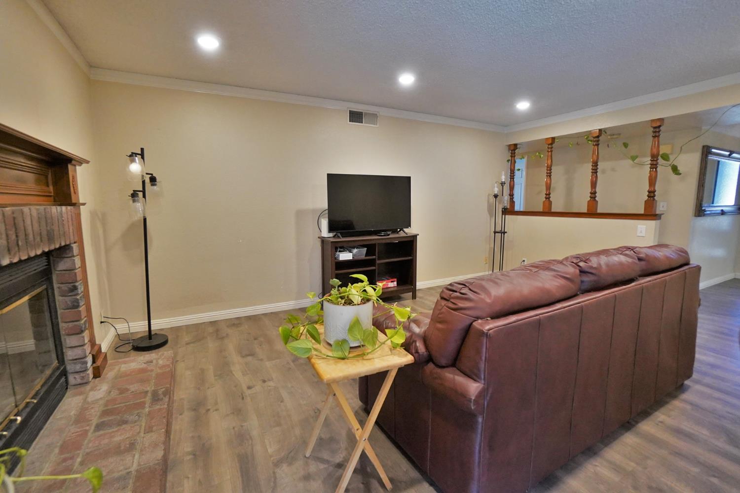 5823 E Washington Ave, Fresno, CA 93727