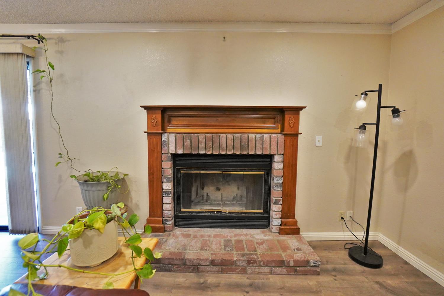 5823 E Washington Ave, Fresno, CA 93727