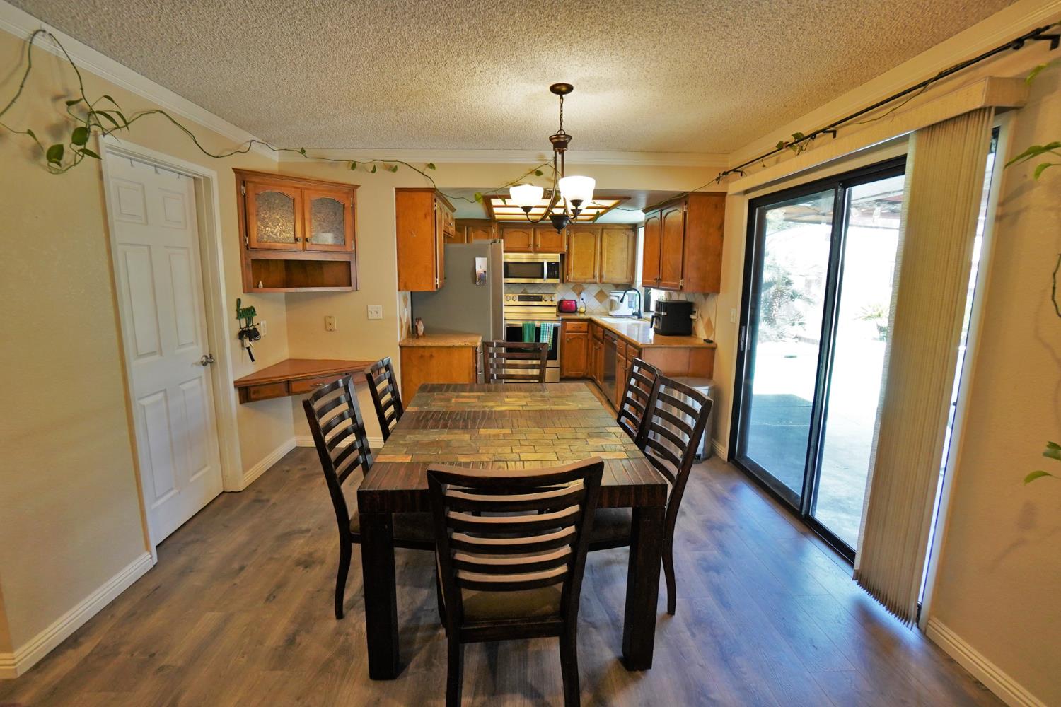 5823 E Washington Ave, Fresno, CA 93727