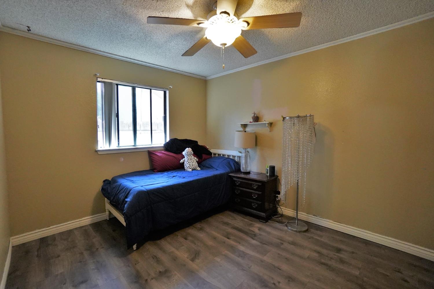 5823 E Washington Ave, Fresno, CA 93727