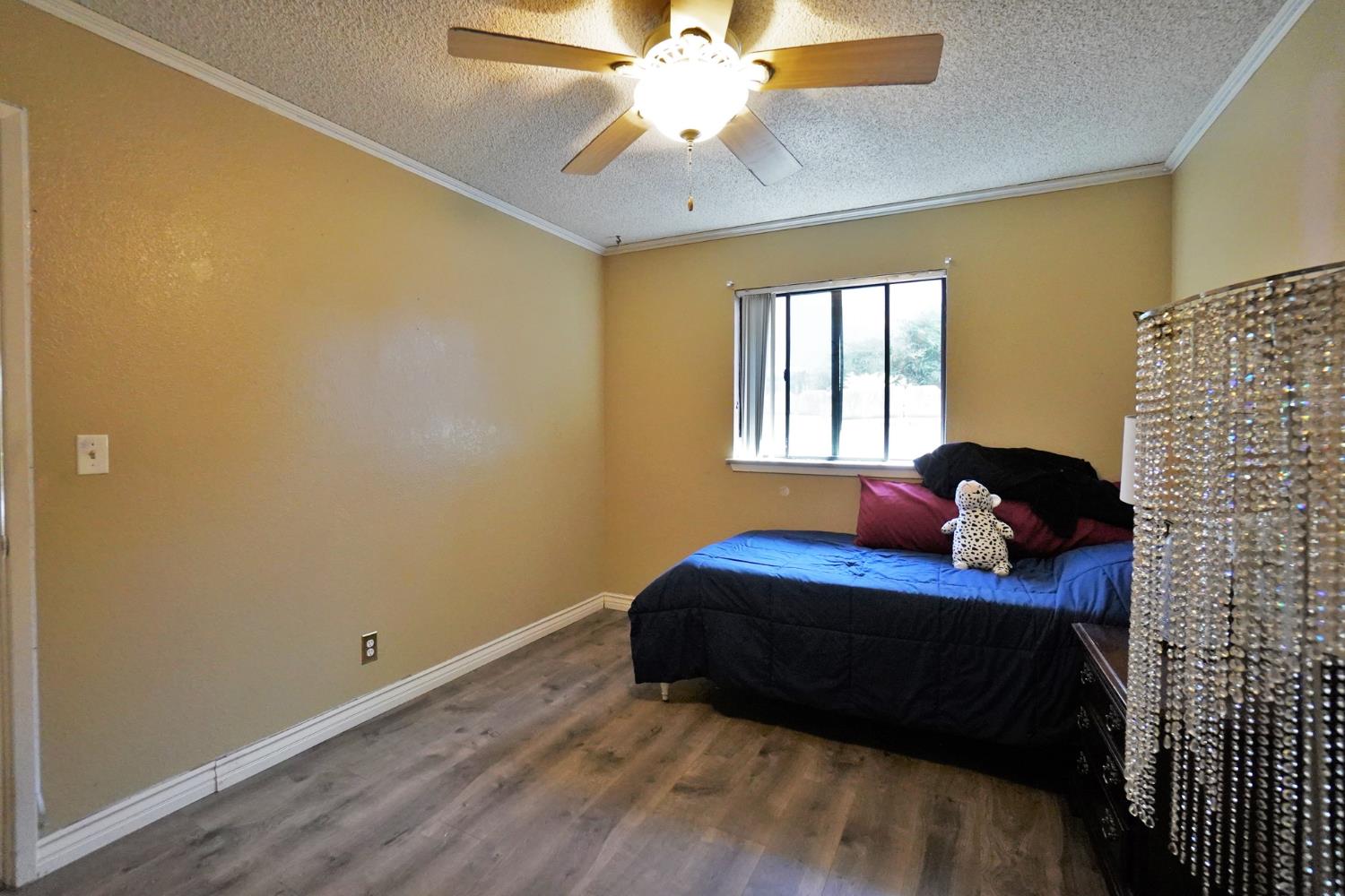5823 E Washington Ave, Fresno, CA 93727